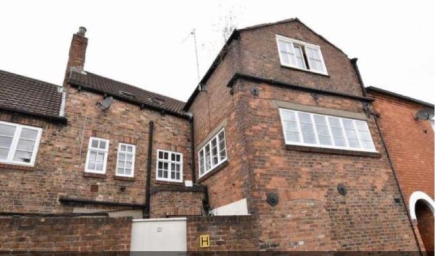 Flat 1, 21 Queen Street, Louth, Lincolnshire, LN11 9AU