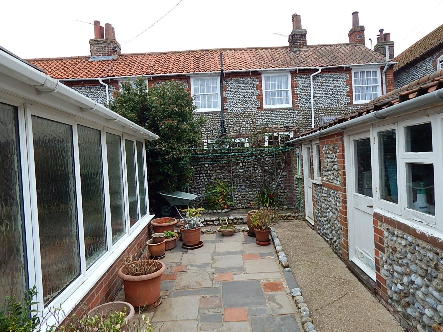 Courtyard garden