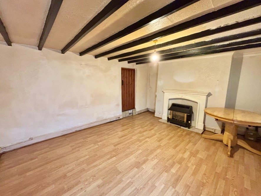 24 Dyffryn Road, Alltwen, Pontardawe, Swansea SA8 3BX