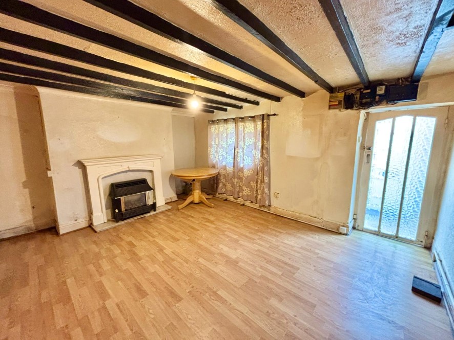 24 Dyffryn Road, Alltwen, Pontardawe, Swansea SA8 3BX