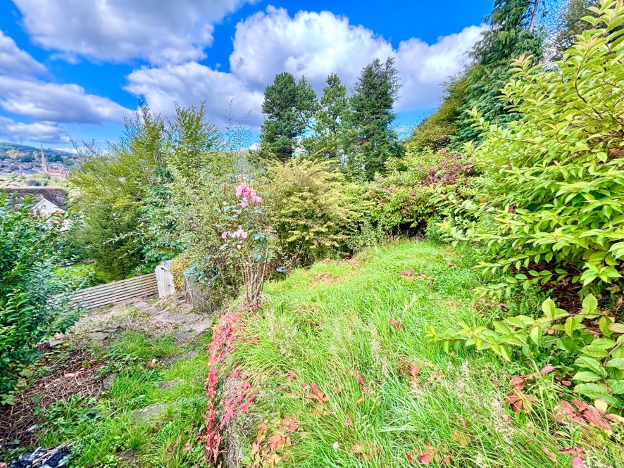 24 Dyffryn Road, Alltwen, Pontardawe, Swansea SA8 3BX