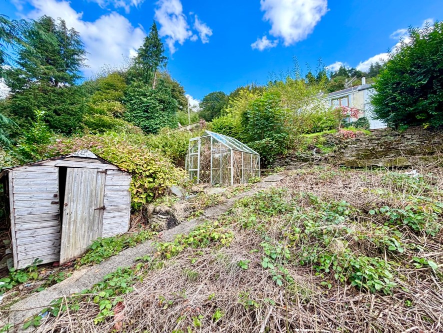 24 Dyffryn Road, Alltwen, Pontardawe, Swansea SA8 3BX