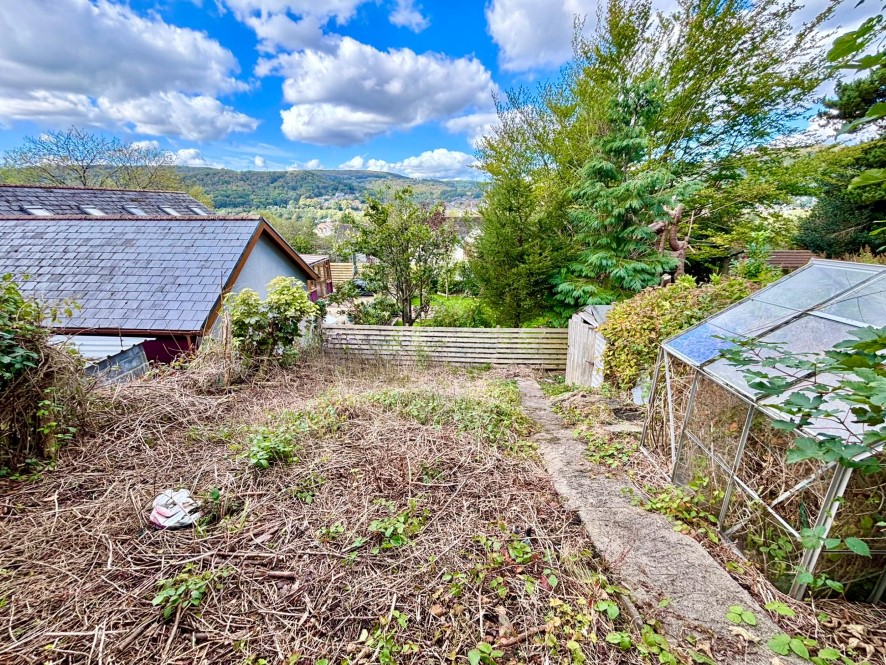 24 Dyffryn Road, Alltwen, Pontardawe, Swansea SA8 3BX