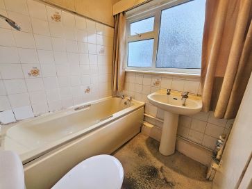 76 Grange Road, Wigston, Leicestershire LE18 1JJ