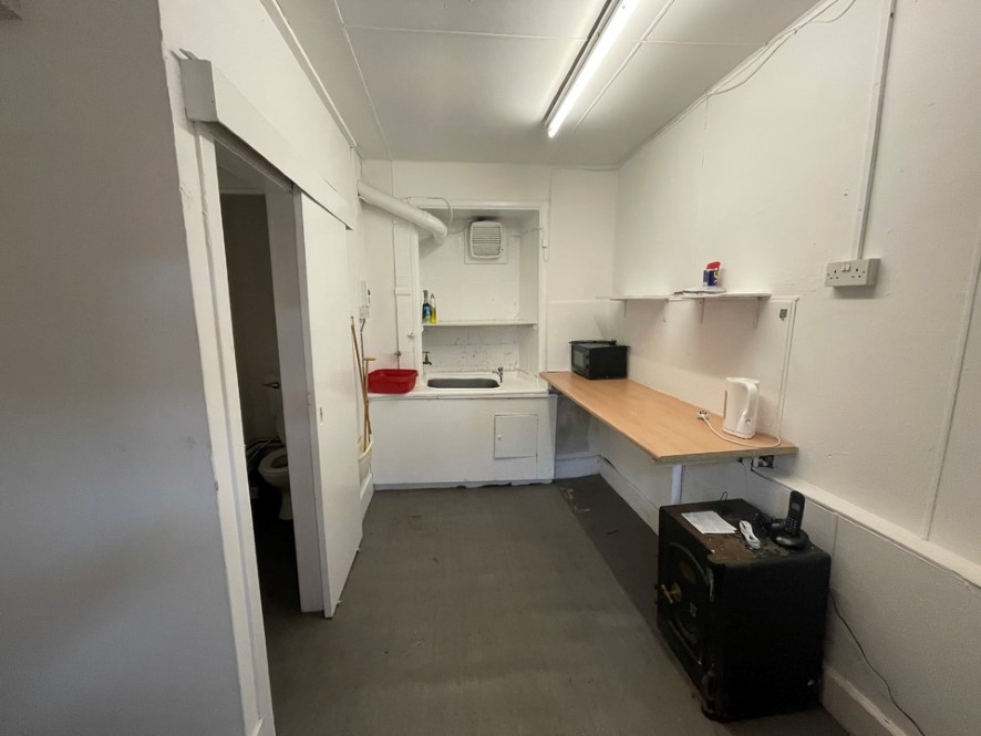 123 High Street, Dundee DD2 3BX