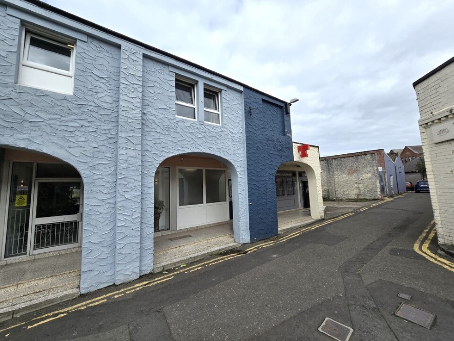 Budds Bar, 6-7 Burns Statue Arcade, Ayr, Ayrshire KA7 1SW