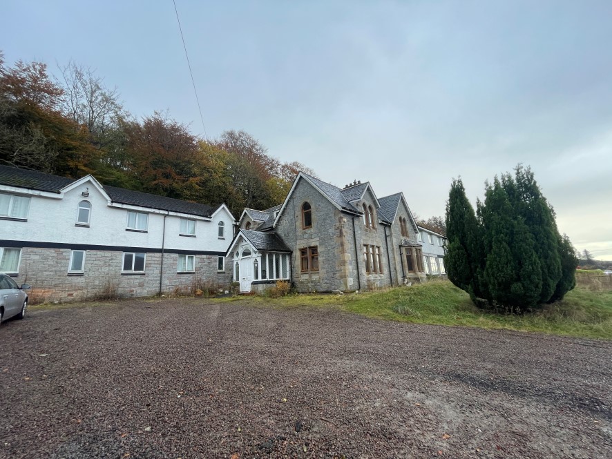 Loch Linnhe House, Achintore Road, Fort William PH33 6RW