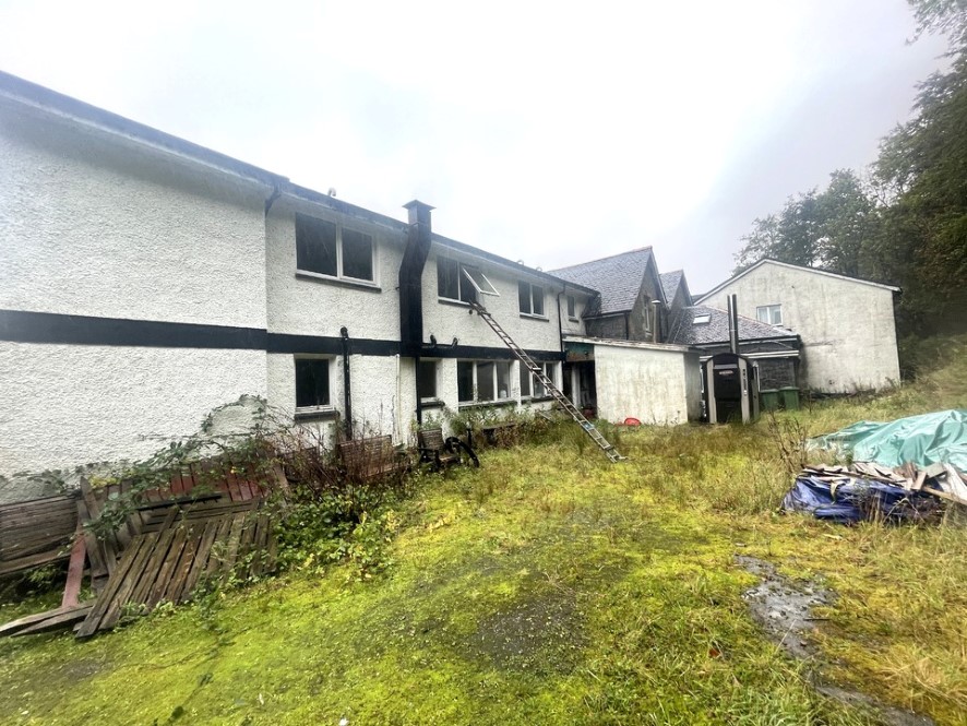 Loch Linnhe House, Achintore Road, Fort William PH33 6RW