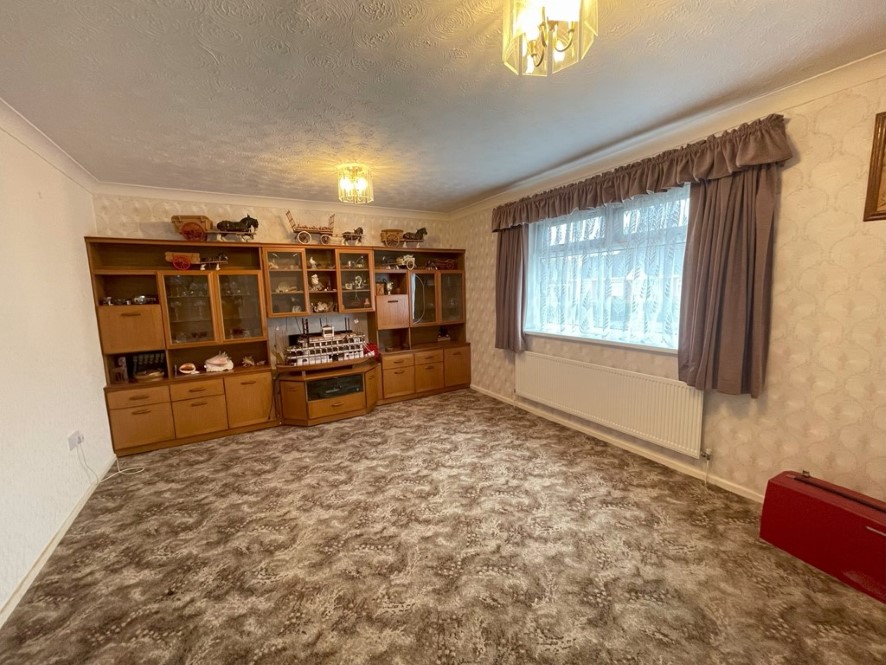 44 Gwyn Crescent, Fakenham, Norfolk NR21 8NE