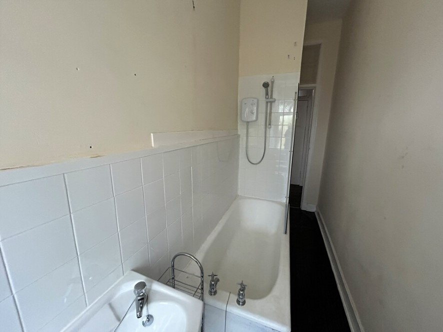 1/2, 2164 Dumbarton Road, 2164 Dumbarton Road, Glasgow, Lanarkshire G14 0JJ