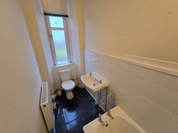 1/2, 2164 Dumbarton Road, 2164 Dumbarton Road, Glasgow, Lanarkshire G14 0JJ