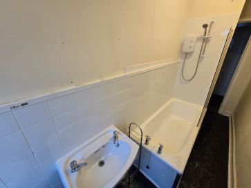 1/2, 2164 Dumbarton Road, 2164 Dumbarton Road, Glasgow, Lanarkshire G14 0JJ