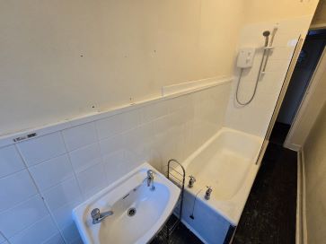 1/2, 2164 Dumbarton Road, 2164 Dumbarton Road, Glasgow, Lanarkshire G14 0JJ