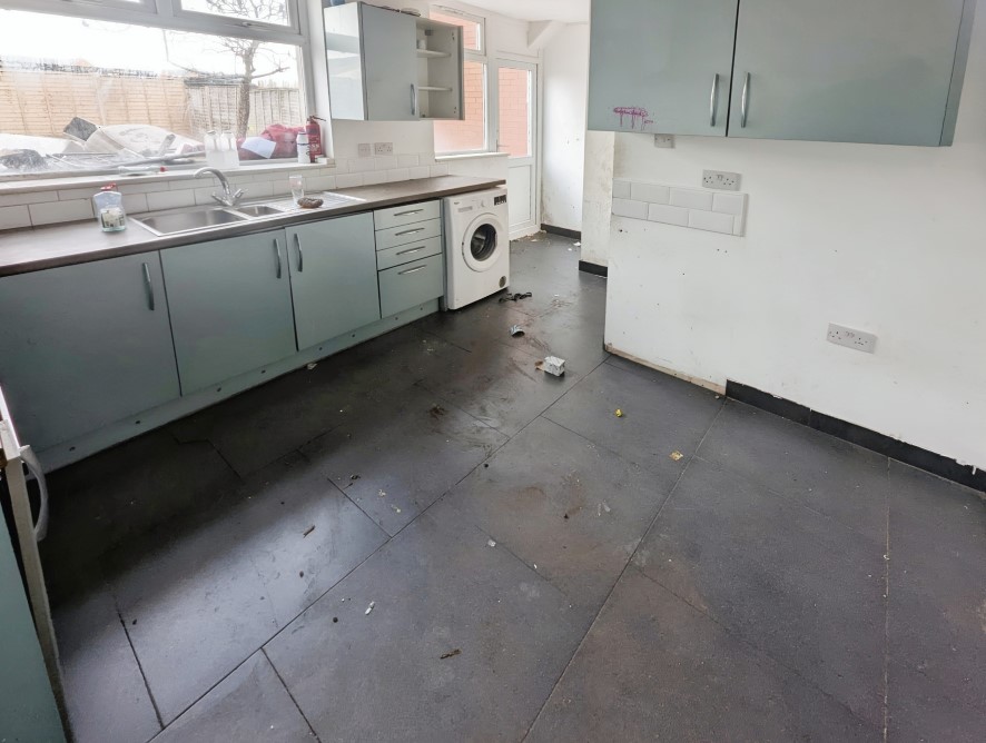 220 Burnaby Road, Radford, Coventry, West Midlands CV6 4AY