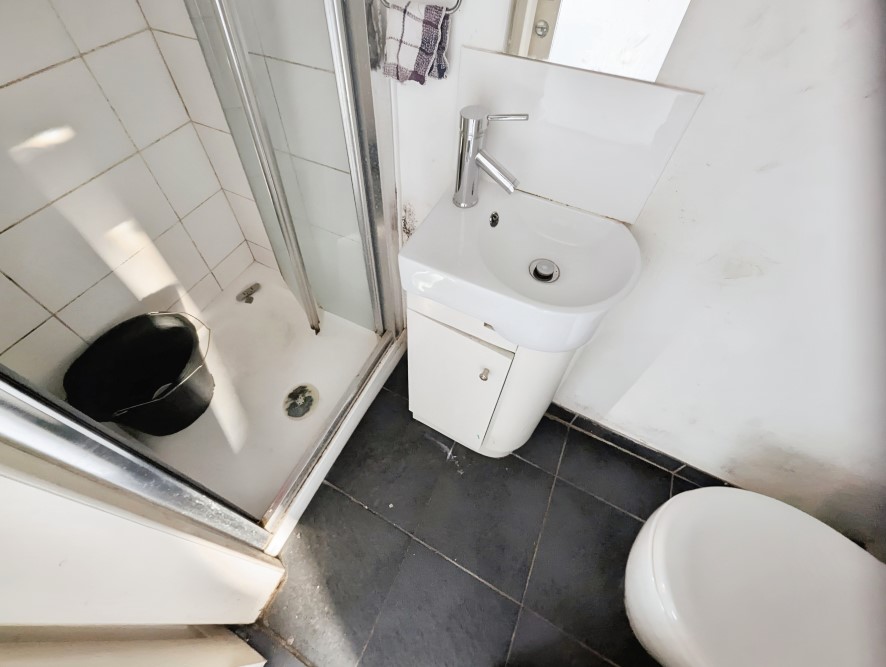 220 Burnaby Road, Radford, Coventry, West Midlands CV6 4AY