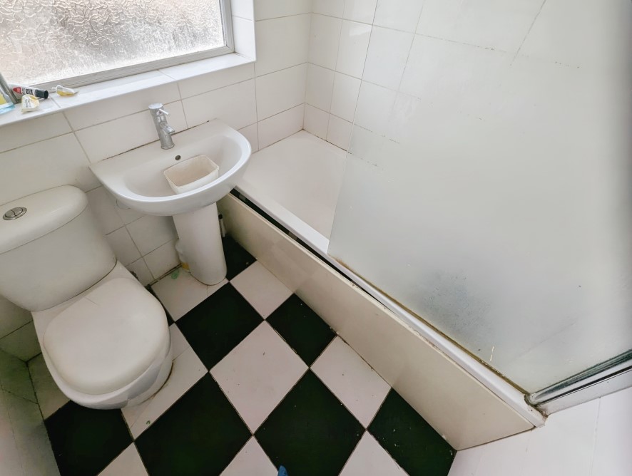 220 Burnaby Road, Radford, Coventry, West Midlands CV6 4AY