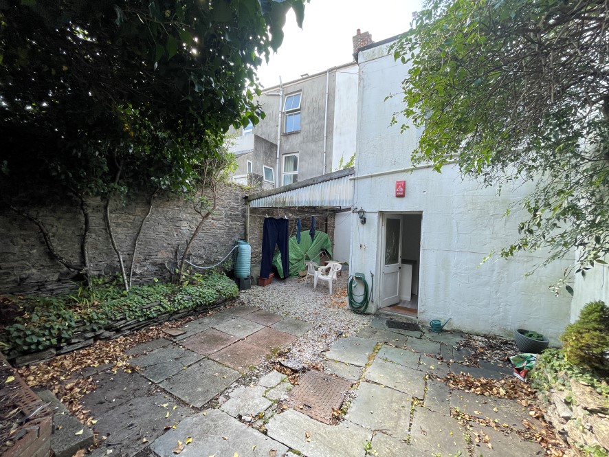 6 Hill Park Crescent, Mutley, Plymouth, Devon PL4 8JW