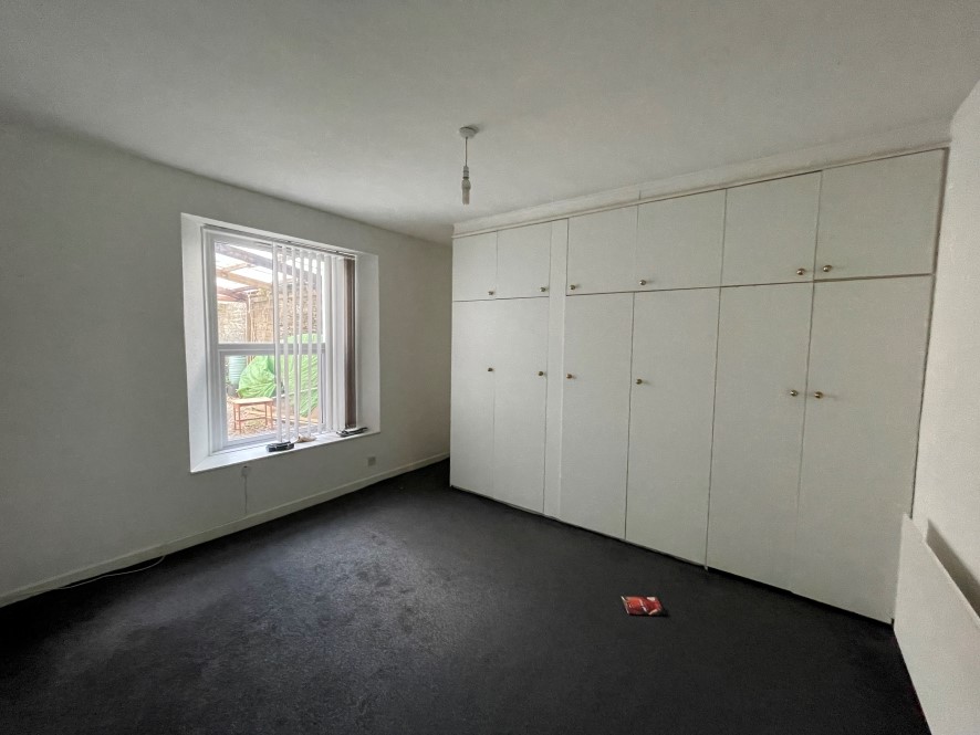 6 Hill Park Crescent, Mutley, Plymouth, Devon PL4 8JW