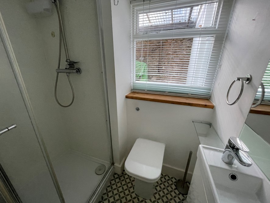 6 Hill Park Crescent, Mutley, Plymouth, Devon PL4 8JW