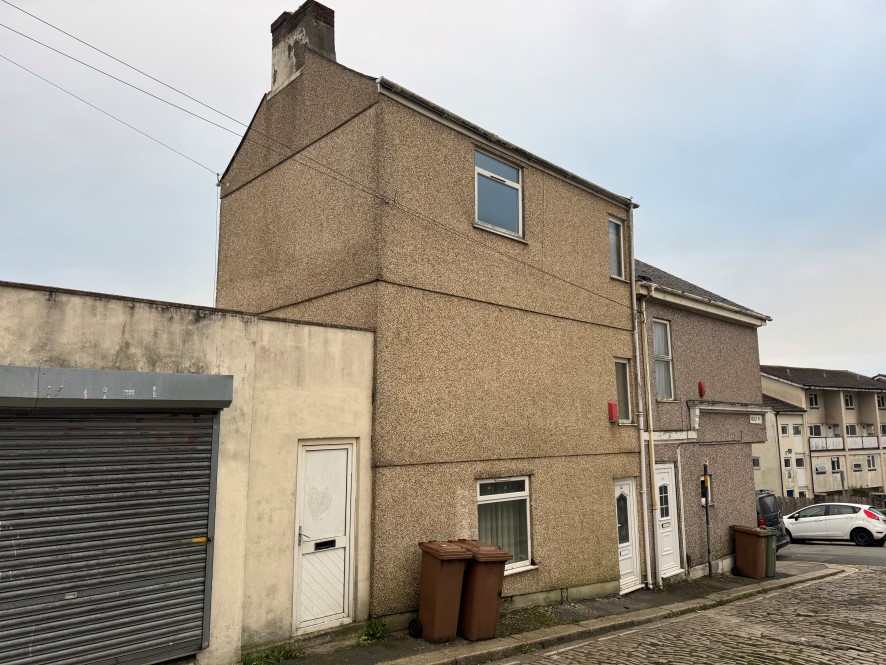 135 Healy Place, Stoke, Plymouth, Devon PL2 1BD