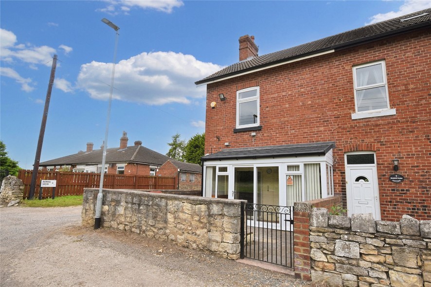 2 Warren Farm Cottages, Micklefield, Leeds, Leeds, West Yorkshire LS25 4BS