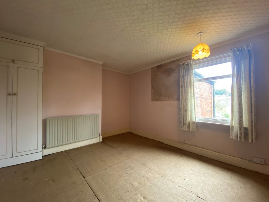 32 Valley Road, Chesterfield, Derbyshire, S41 0HA