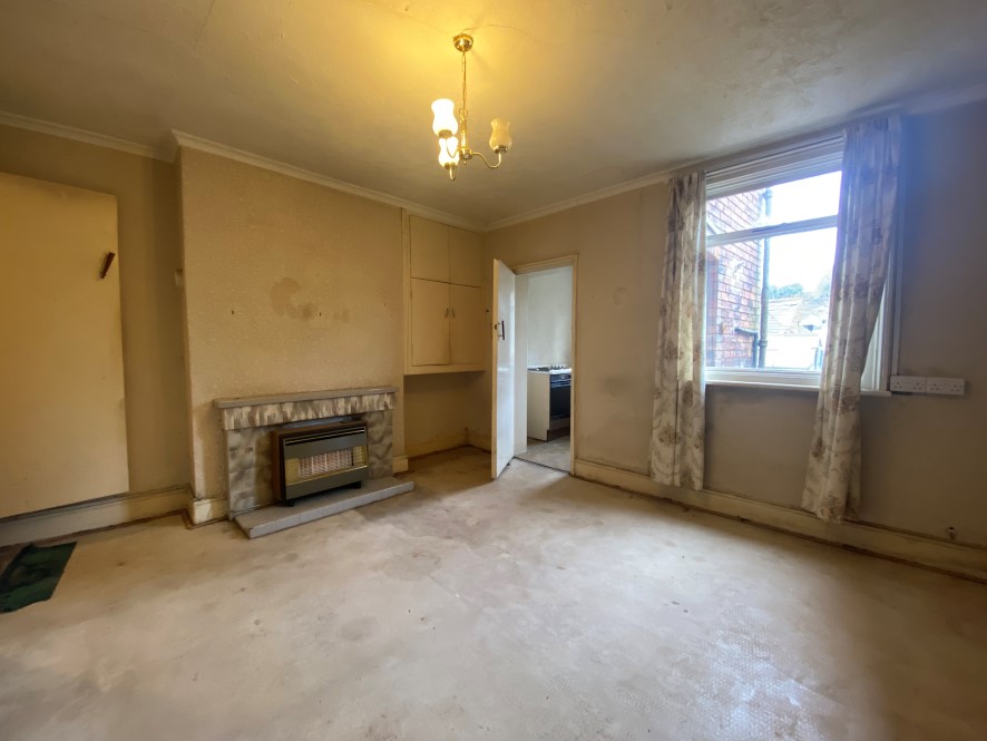 32 Valley Road, Chesterfield, Derbyshire, S41 0HA