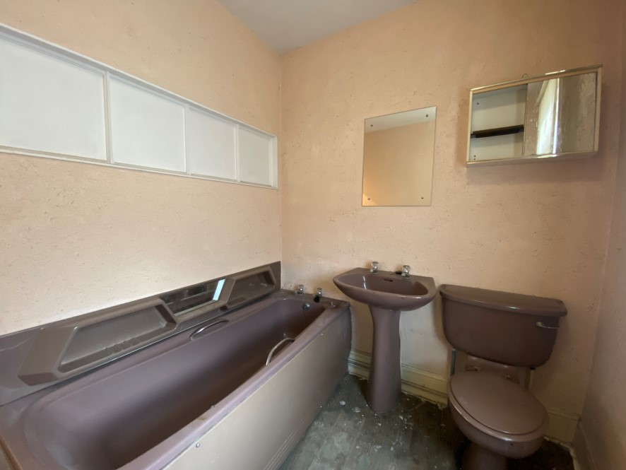 32 Valley Road, Chesterfield, Derbyshire, S41 0HA