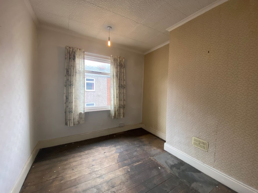 32 Valley Road, Chesterfield, Derbyshire, S41 0HA