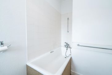 The Royal Hotel, 63 Broad Street, Fraserburgh, Aberdeenshire AB43 9AU