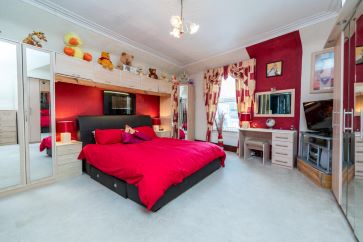 The Royal Hotel, 63 Broad Street, Fraserburgh, Aberdeenshire AB43 9AU