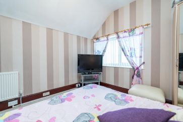 The Royal Hotel, 63 Broad Street, Fraserburgh, Aberdeenshire AB43 9AU