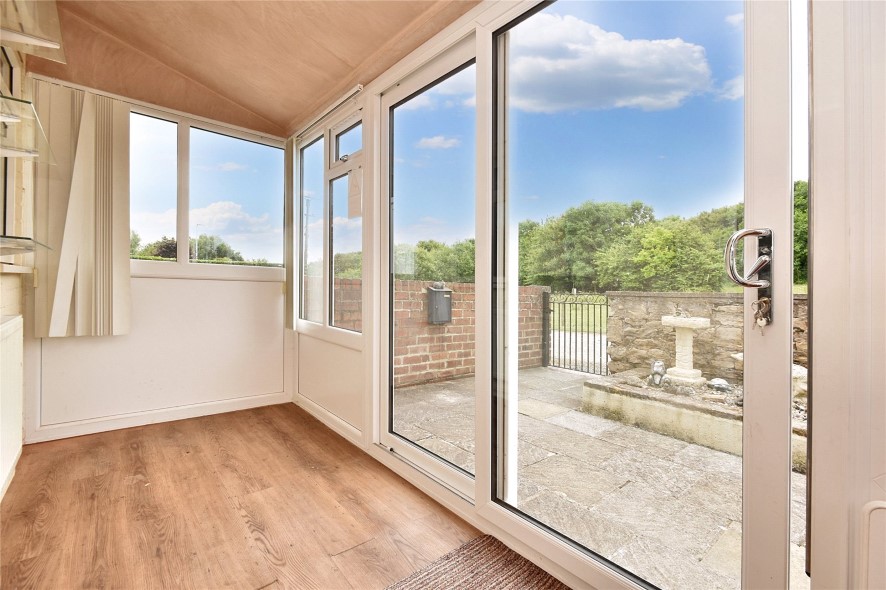 2 Warren Farm Cottages, Micklefield, Leeds, Leeds, West Yorkshire LS25 4BS