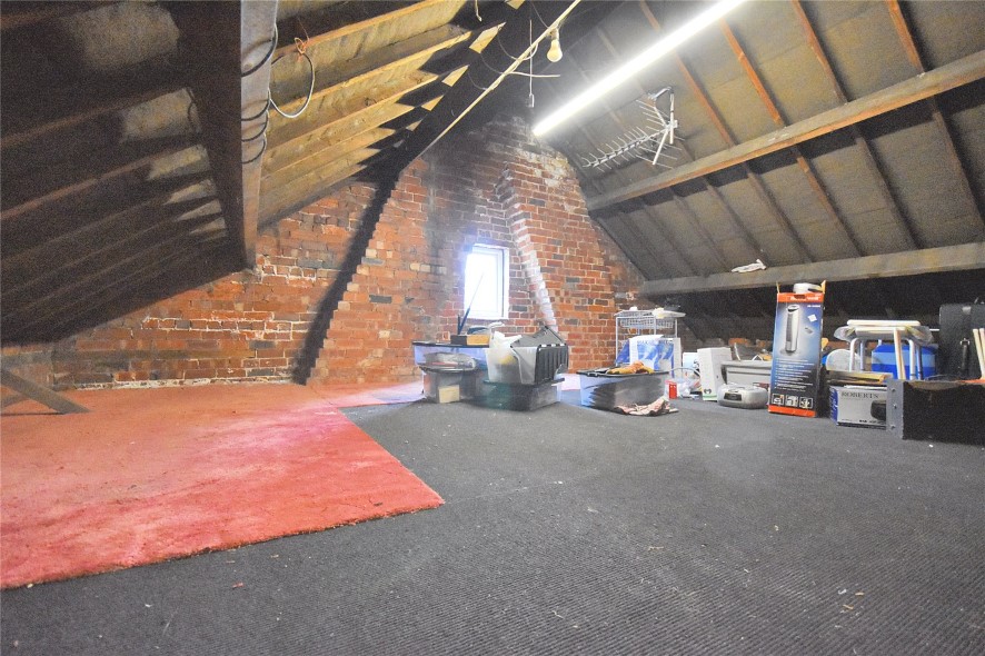2 Warren Farm Cottages, Micklefield, Leeds, Leeds, West Yorkshire LS25 4BS