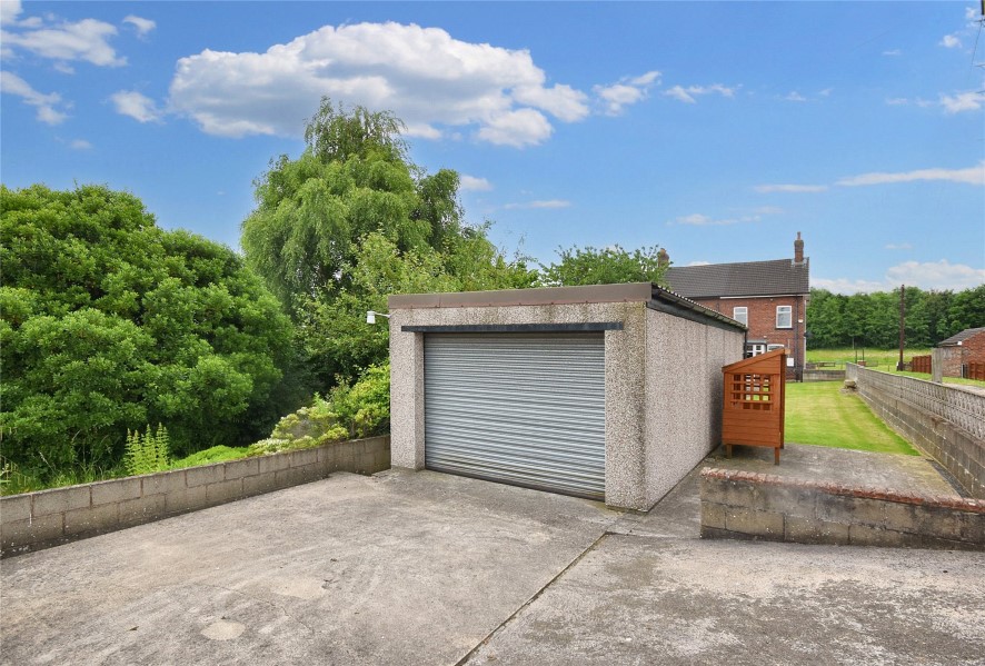 2 Warren Farm Cottages, Micklefield, Leeds, Leeds, West Yorkshire LS25 4BS