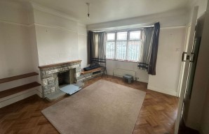 125 Linley Crescent, Romford, Essex, RM7 8RB