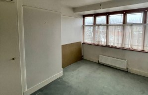 125 Linley Crescent, Romford, Essex, RM7 8RB