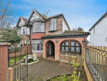 Property for Auction in Coventry & Warwickshire - 54 Montalt Road, Cheylesmore, Coventry, West Midlands CV3 5LU