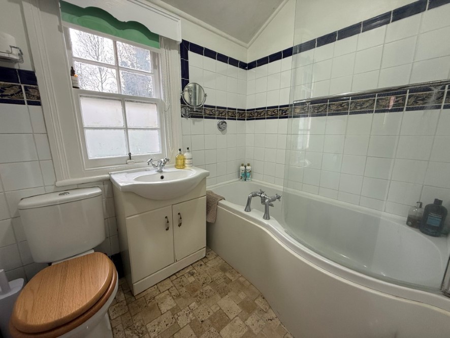 Orchard Cottage, 100 Station Road, Sawbridgeworth, Hertfordshire CM21 9JY