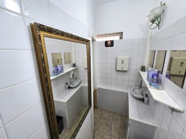 Budds Bar, 6-7 Burns Statue Arcade, Ayr, Ayrshire KA7 1SW