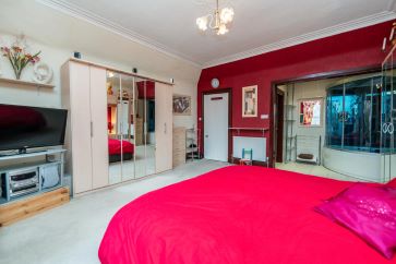 The Royal Hotel, 63 Broad Street, Fraserburgh, Aberdeenshire AB43 9AU