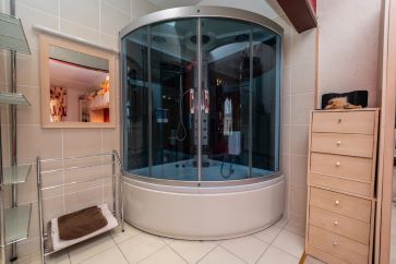 The Royal Hotel, 63 Broad Street, Fraserburgh, Aberdeenshire AB43 9AU