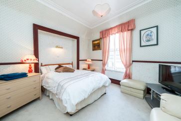 The Royal Hotel, 63 Broad Street, Fraserburgh, Aberdeenshire AB43 9AU