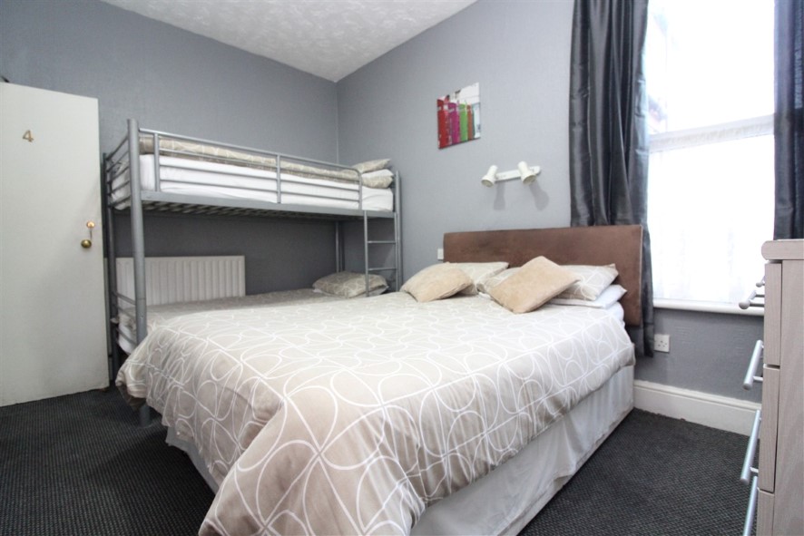 Somerville Hotel, 72 Station Road, Blackpool, Lancashire FY4 1EU