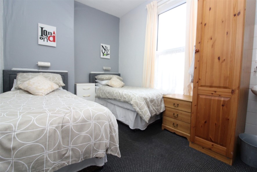 Somerville Hotel, 72 Station Road, Blackpool, Lancashire FY4 1EU