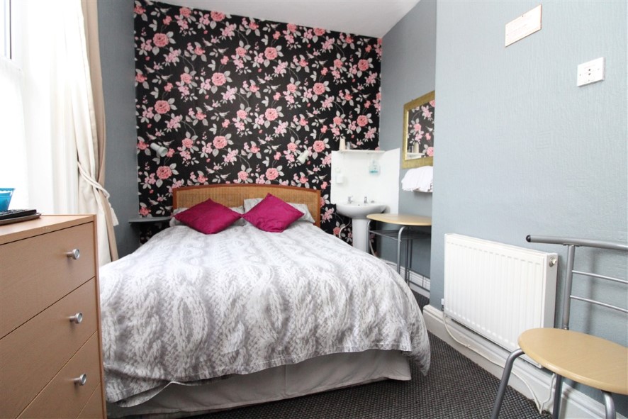 Somerville Hotel, 72 Station Road, Blackpool, Lancashire FY4 1EU