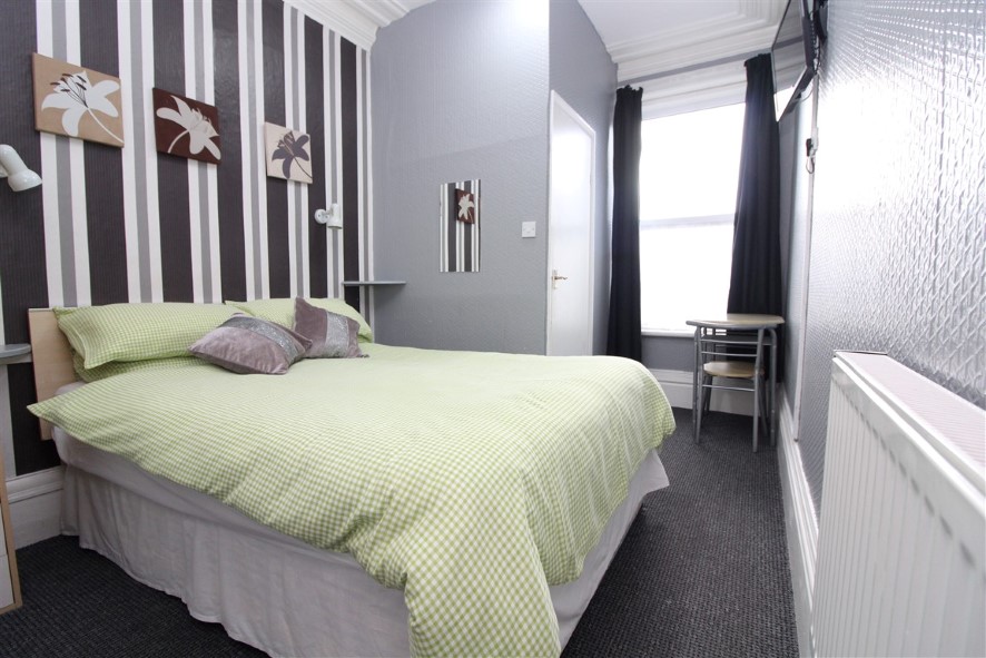 Somerville Hotel, 72 Station Road, Blackpool, Lancashire FY4 1EU