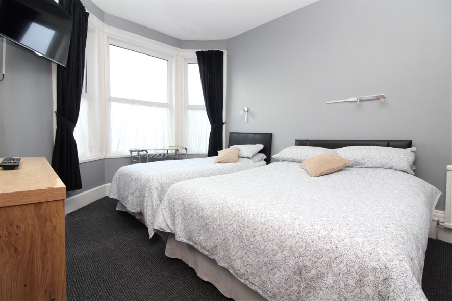 Somerville Hotel, 72 Station Road, Blackpool, Lancashire FY4 1EU