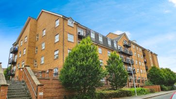 Property for Auction in Bedfordshire and Buckinghamshire - Apartment 8, The Academy, Luton, Bedfordshire, LU1 3DD