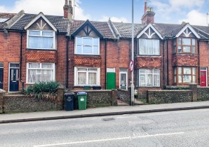 Property for Auction in Sussex & Hampshire - First Floor Flat, 19 Brighton Road, Newhaven, East Sussex, BN9 9NA